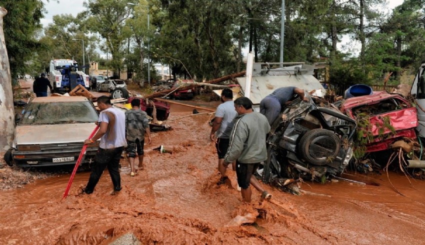 Yunanistan, sel zararları için AB'den yardım isteyecek