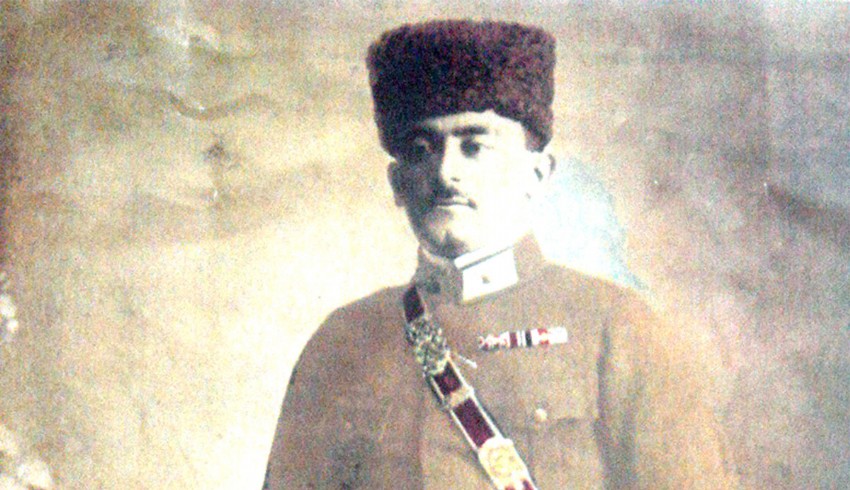 İzmir'e bayrağı ilk çeken Yüzbaşı Şeref Bey'in kılıcı 75 yıldır kayıp